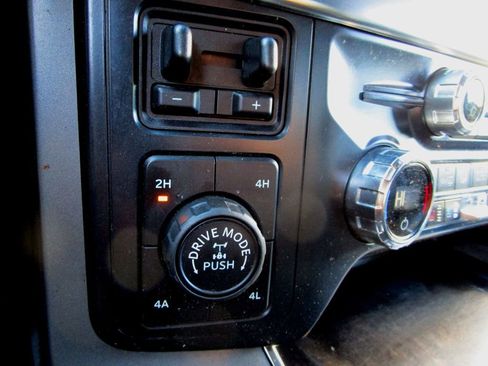 Used 2021 Ford F150 Lariat w/ Equipment Group 502A High AWD/4WD image 30