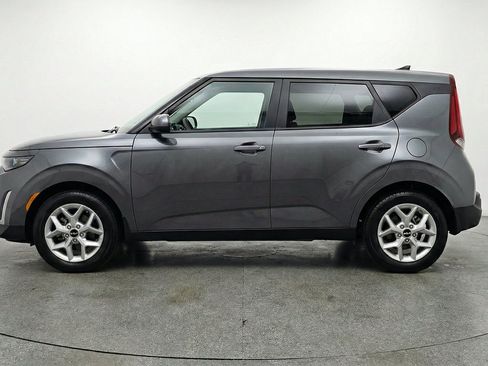 Used 2025 Kia Soul LX w/ LX Technology Package FWD image 5