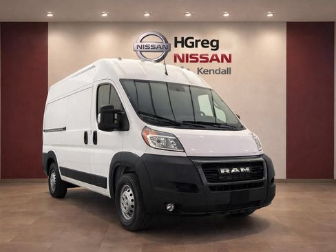 Used 2025 RAM ProMaster 2500 w/ Convenience Group FWD image 3
