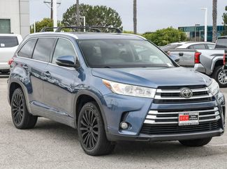 Used 2017 Toyota Highlander XLE FWD video 3