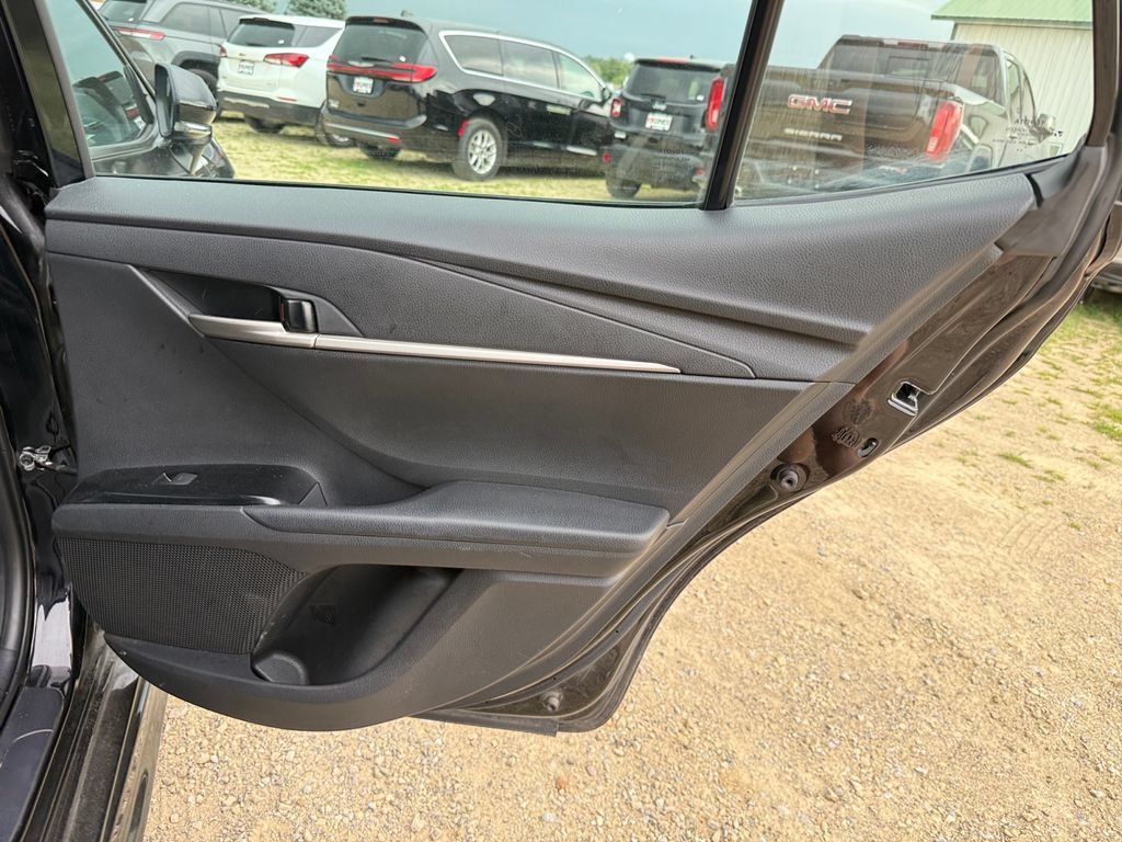 Used 2025 Toyota Camry SE FWD image 36