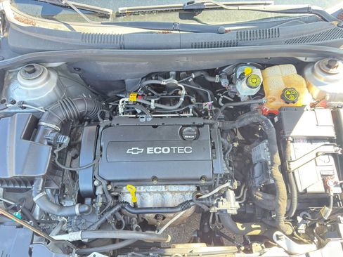 Used 2014 Chevrolet Cruze LS image 14