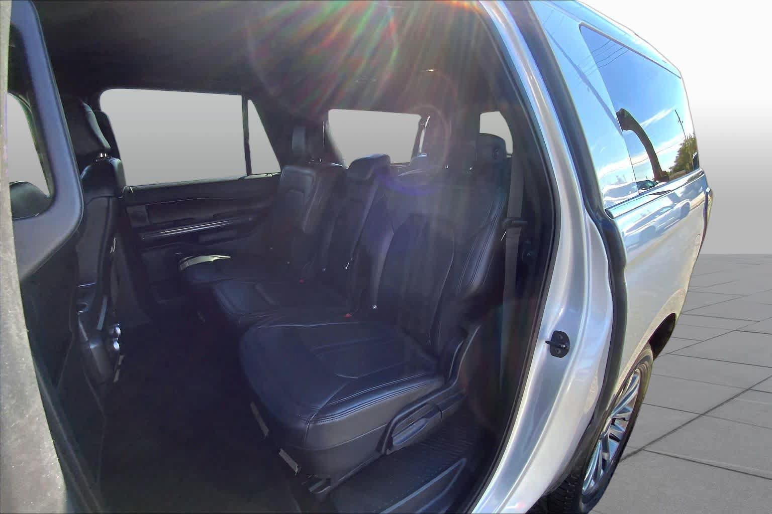 Used 2018 Ford Expedition Max Limited RWD image 21