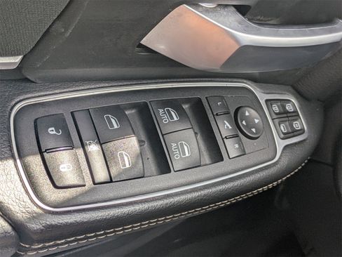 Used 2024 RAM 3500 Big Horn image 26