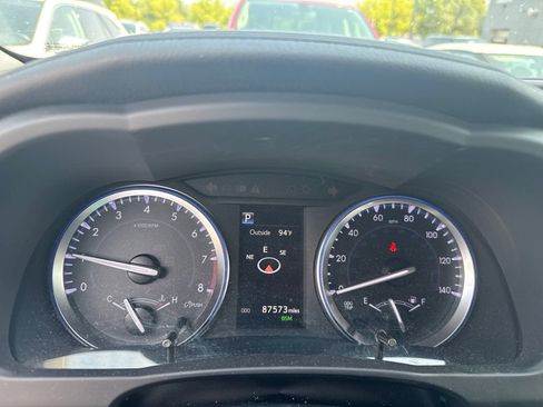 Used 2018 Toyota Highlander Limited AWD/4WD image 15