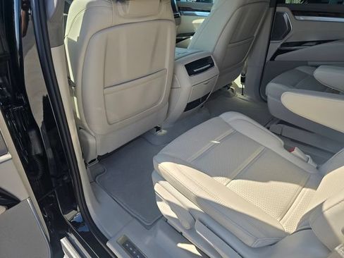 New 2026 Cadillac Escalade Platinum Sport AWD/4WD image 14
