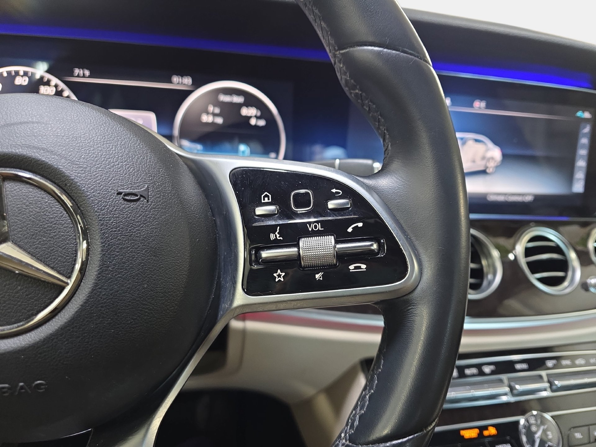 Certified 2020 Mercedes-Benz E 350 4MATIC Sedan image 18