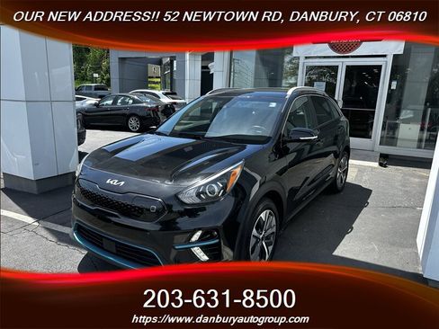 Used 2022 Kia Niro EX w/ Cold Weather Package FWD image 1