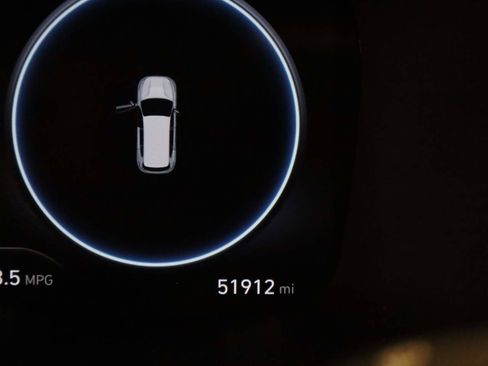 Used 2023 Hyundai Santa Fe SEL w/ Premium Package image 8