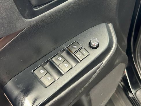 Used 2019 Toyota Highlander Plus FWD image 40