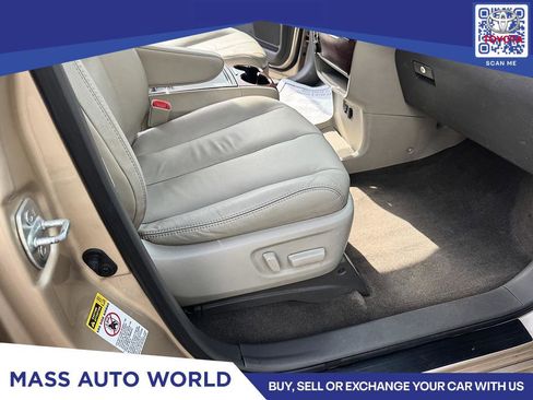 Used 2014 Toyota Sienna XLE image 10