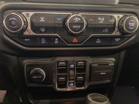 Used 2023 Jeep Gladiator Sport image 19