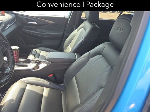 Used 2025 Buick Envista Sport Touring w/ Convenience I Package FWD image 12