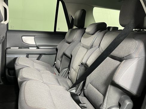 Used 2025 Ford Expedition Active image 14