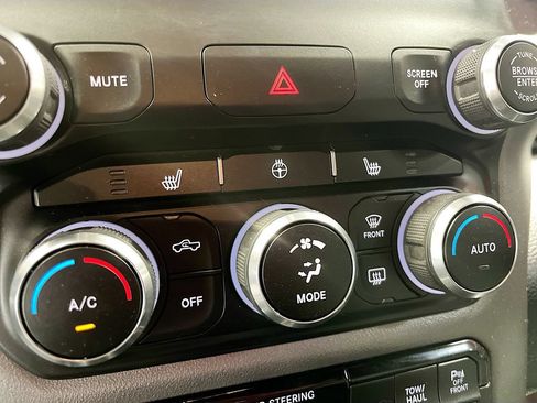Used 2022 RAM 1500 Big Horn AWD/4WD image 20