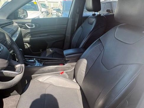 Used 2023 Jeep Compass High Altitude AWD/4WD image 13
