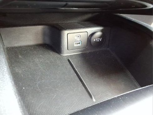 Used 2022 Ford Escape SE w/ SE Sport Appearance Package FWD image 21