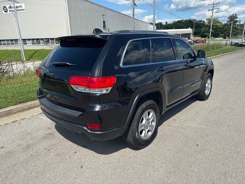 Used 2016 Jeep Grand Cherokee Laredo w/ Quick Order Package 23E AWD/4WD image 3