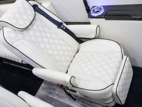 Used 2024 Mercedes-Benz Sprinter 3500 image 50