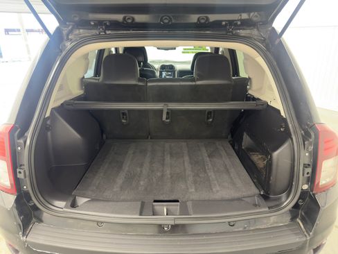 Used 2014 Jeep Compass Latitude image 12