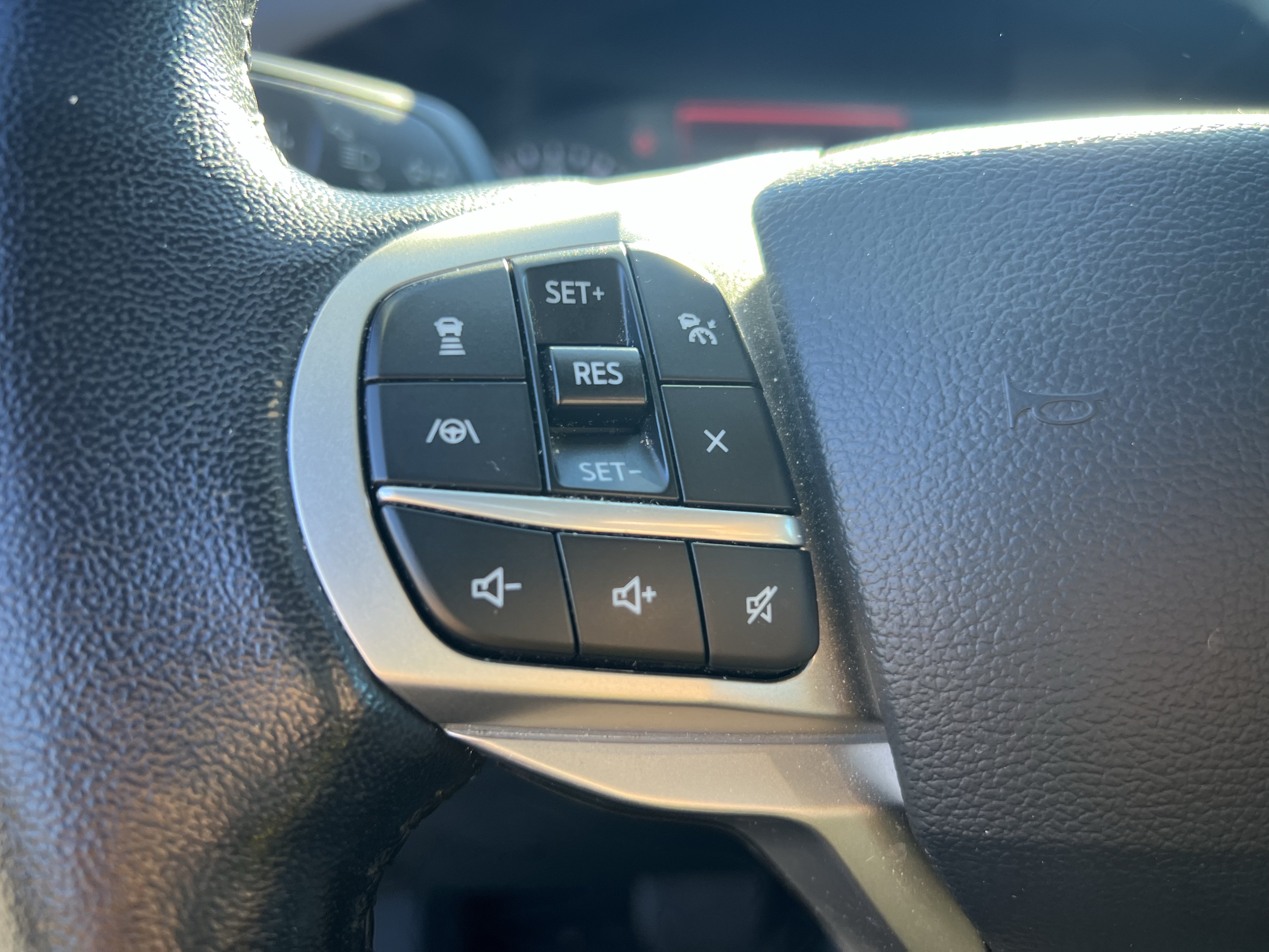 Used 2021 Ford Explorer XLT w/ Equipment Group 202A RWD image 10