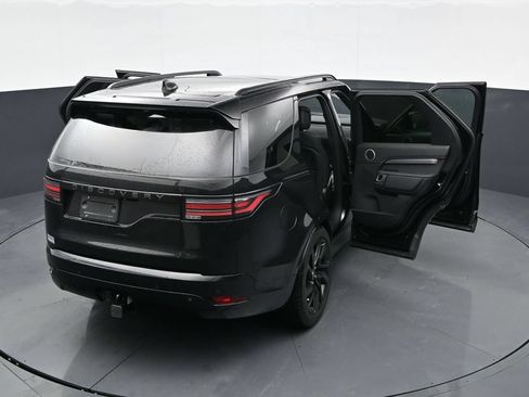 Used 2024 Land Rover Discovery Dynamic SE AWD/4WD image 42