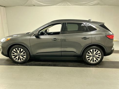 Used 2020 Ford Escape Titanium image 6