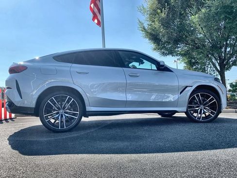 Used 2026 BMW X6 xDrive40i w/ Executive Package AWD/4WD image 9