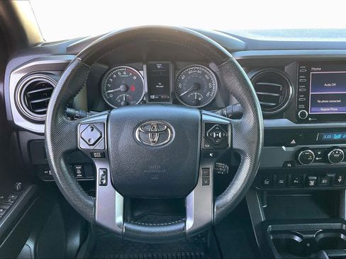 Used 2021 Toyota Tacoma TRD Sport w/ Technology Package image 5