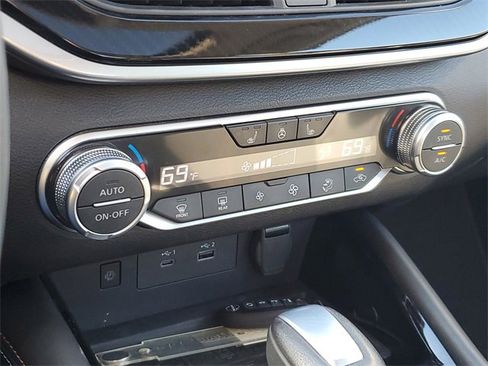 Used 2023 Nissan Altima 2.0 SR image 16