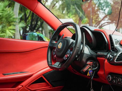 Used 2012 Ferrari 458 Italia Coupe RWD image 44
