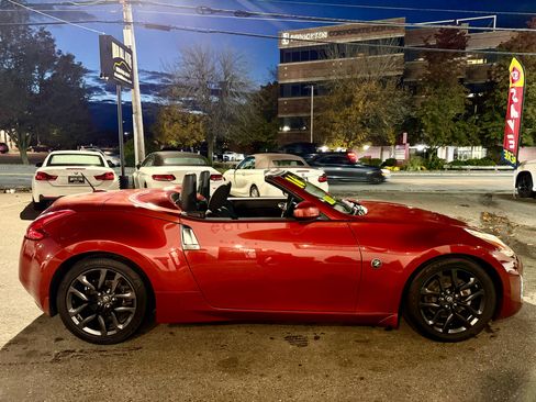 Used 2016 Nissan 370Z Roadster image 24