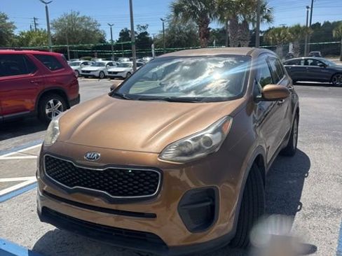 Used 2018 Kia Sportage LX image 2