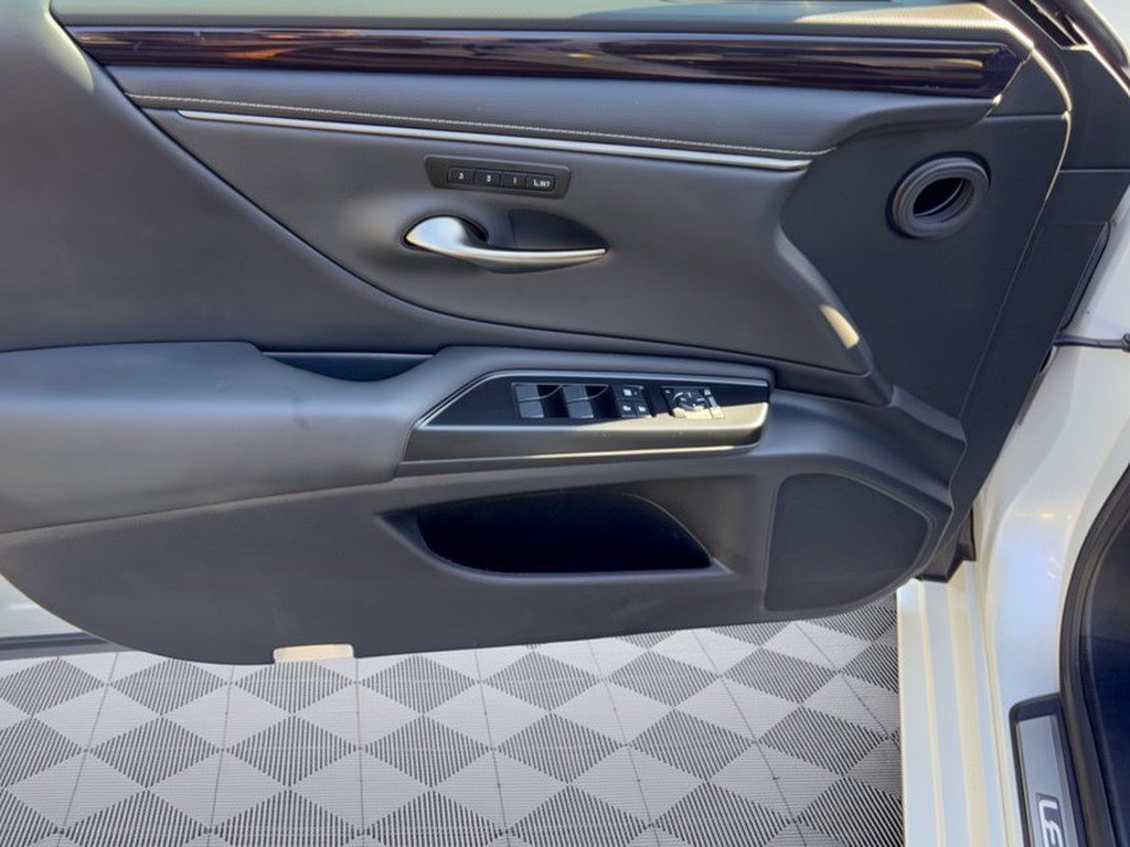 Used 2020 Lexus ES 350 w/ Premium Package FWD image 14