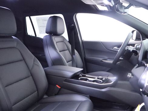 New 2026 Chevrolet Equinox LT w/ Convenience Package II FWD image 21