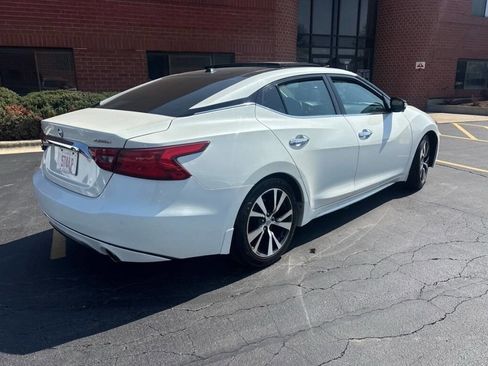 Used 2017 Nissan Maxima Platinum image 3