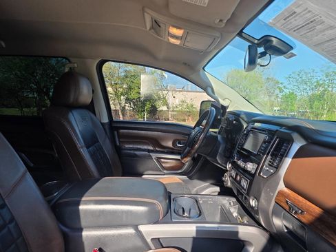 Used 2016 Nissan Titan Platinum Reserve image 24