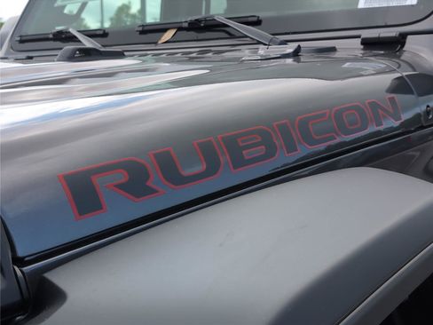 Used 2025 Jeep Gladiator Rubicon w/ Safety Group AWD/4WD image 34