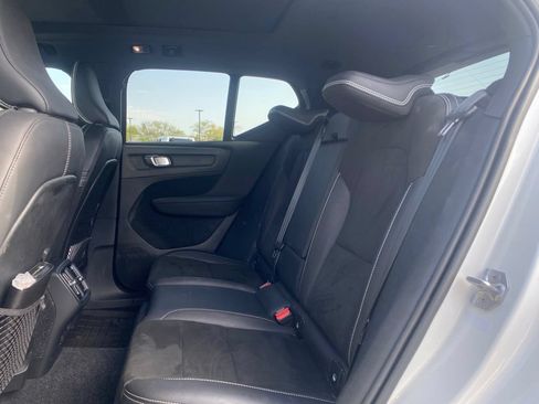 Used 2021 Volvo XC40 T5 R-Design w/ Advanced Package AWD/4WD image 29