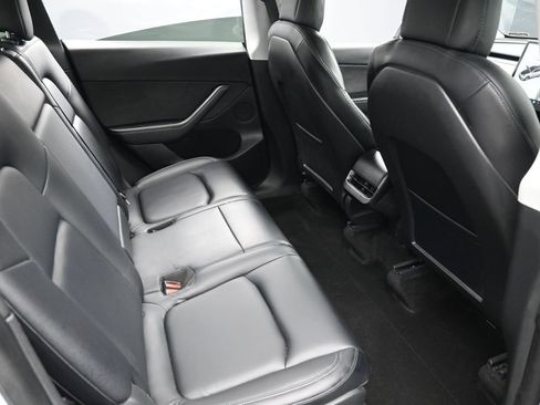 Used 2021 Tesla Model Y Long Range AWD/4WD image 28