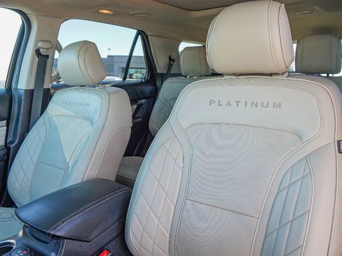 Used 2016 Ford Explorer Platinum image 9