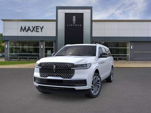 New 2026 Lincoln Navigator L Reserve AWD/4WD image 2