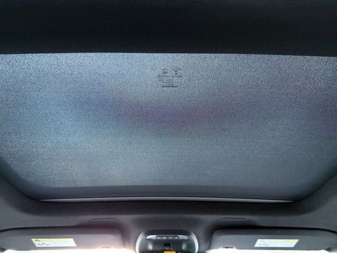 Used 2021 Volvo XC40 T4 R-Design w/ Advanced Package image 25