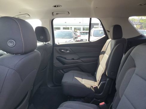 Certified 2021 Chevrolet Traverse LT FWD image 9