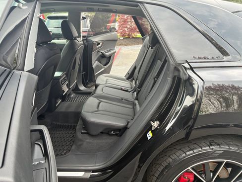 Used 2023 Audi Q8 Prestige AWD/4WD image 29