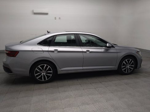 Used 2025 Volkswagen Jetta SE FWD image 10