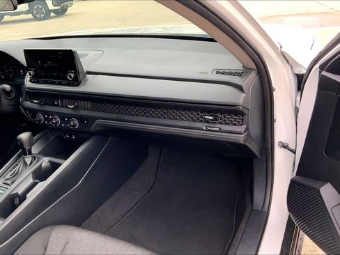 Used 2023 Honda Accord EX image 19