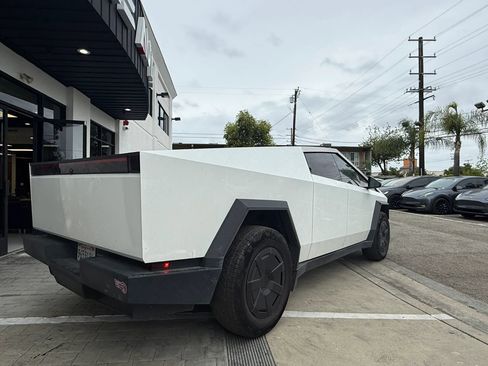 Used 2024 Tesla Cybertruck AWD Crew Cab image 7