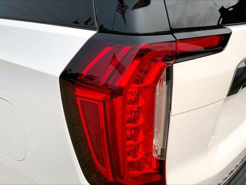 Used 2021 GMC Yukon XL AT4 w/ AT4 Premium Package AWD/4WD image 27