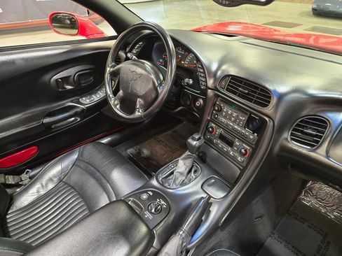 Used 2001 Chevrolet Corvette Convertible w/ Preferred Equipment Group2 image 28